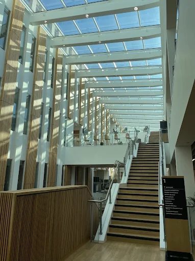 杜伦大学商学院（内部中庭）